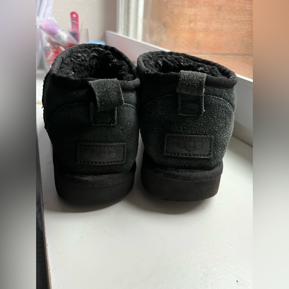 UGG Slippers - Picture 3 of 3